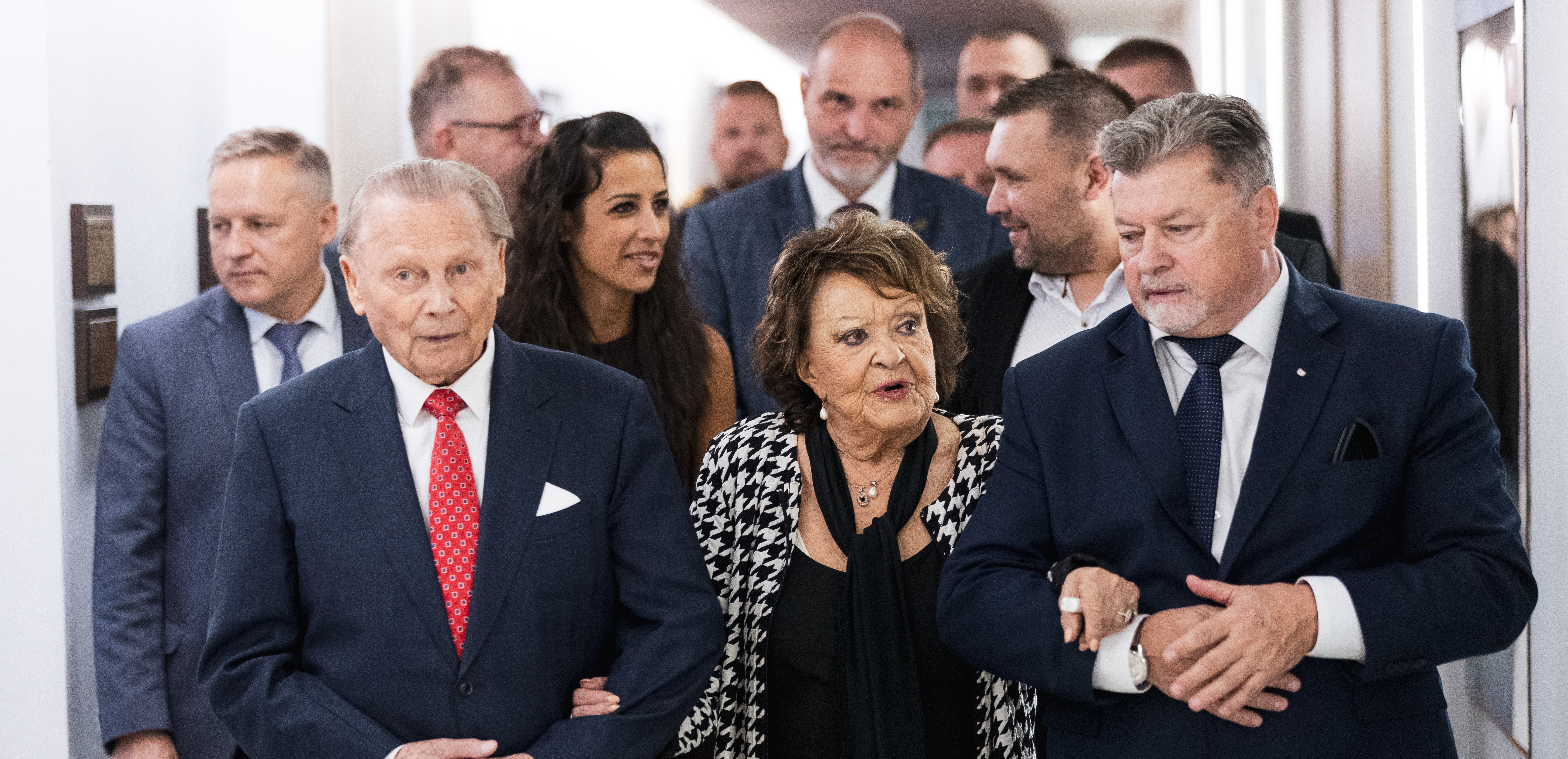 Strojnícka fakulta TUKE privítala vzácnu návštevu: Legendárna Jiřina Bohdalová a J.E. Rudolf Schuster na našej pôde. image